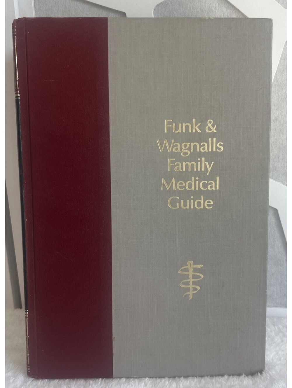 VINTAGE MEDICAL REFERENCE 1990! Funk & Wagnalls Family Medical Guide